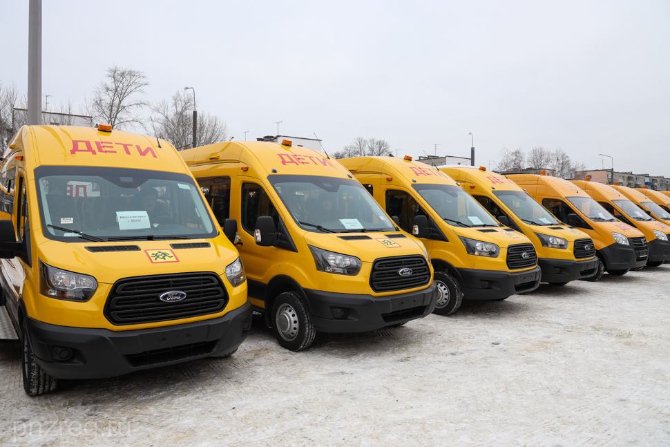 В Пензенской области муниципалитетам вручили 34 школьных автобуса
