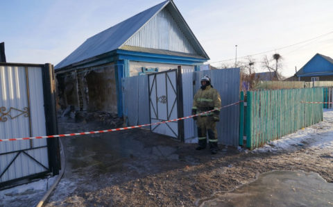 Глава Башкирии побывал на месте пожара в селе Ишбулдино