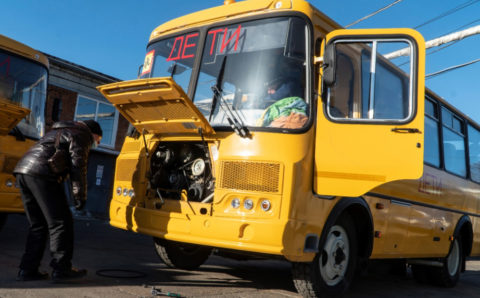 Школы Хабаровского края получили 24 новых автобуса