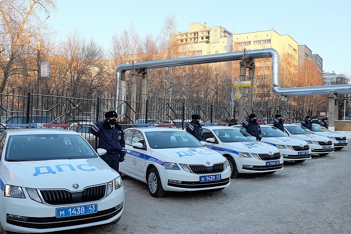 ГАИшники Кировской области получили 13 новых служебных авто