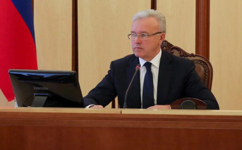 Губернатор Красноярского края сделал антиковидную прививку