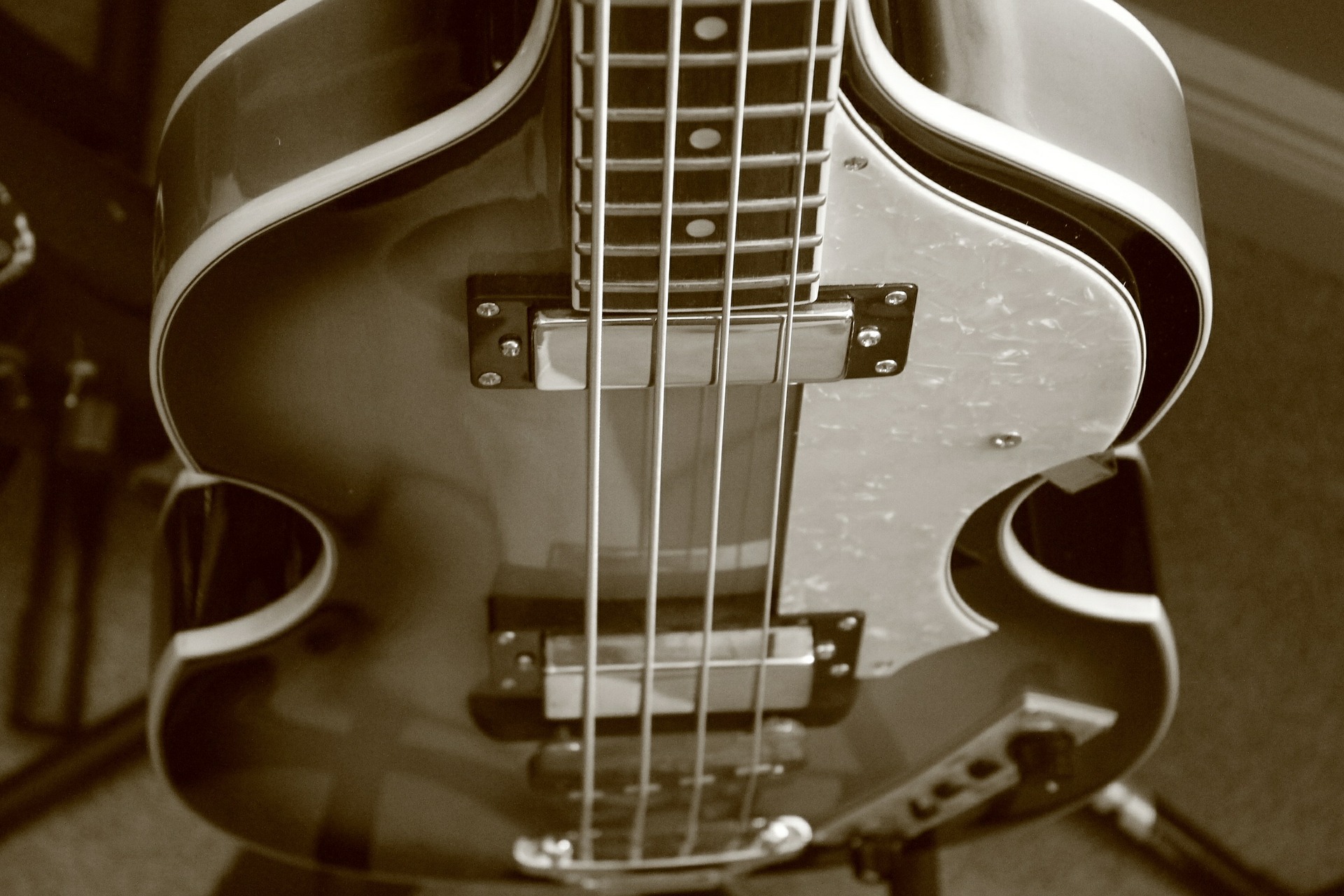 Бас-гитара. Источник фото pixabay.com/