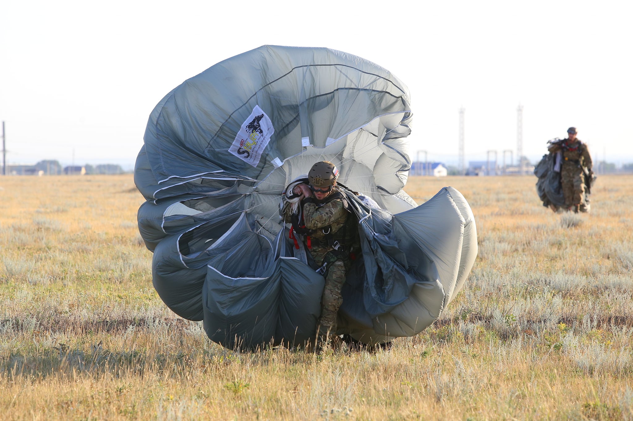 Спецназ РФ получил новейшие парашюты «Стайер» для Арктики