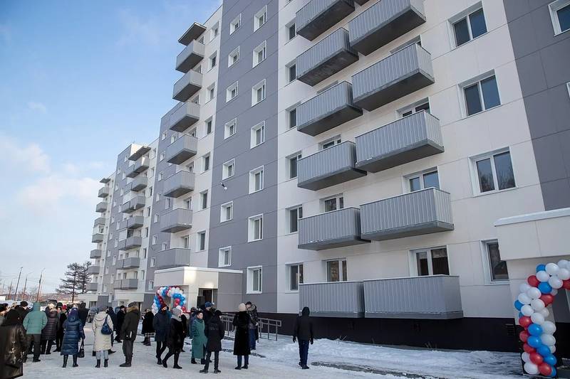 На Сахалине 24 семьи переехали из аварийного жилья в новые квартиры