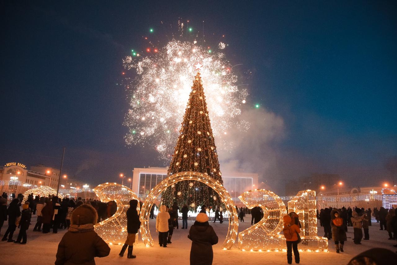 В Якутии зажглась первая в России новогодняя елка