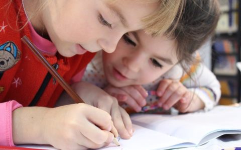 В Ленобласти обновили сроки записи детей в школы