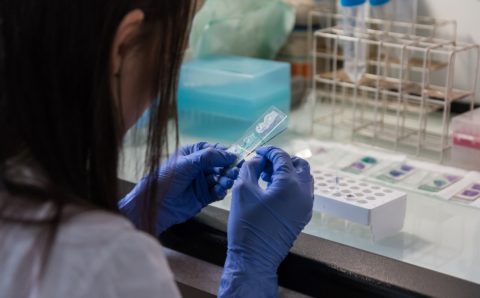 Хабаровским врачам выплатили долги за работу с ковидными пациентами