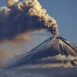 Пепел от Ключевского вулкана поднялся на 10 тысяч метров