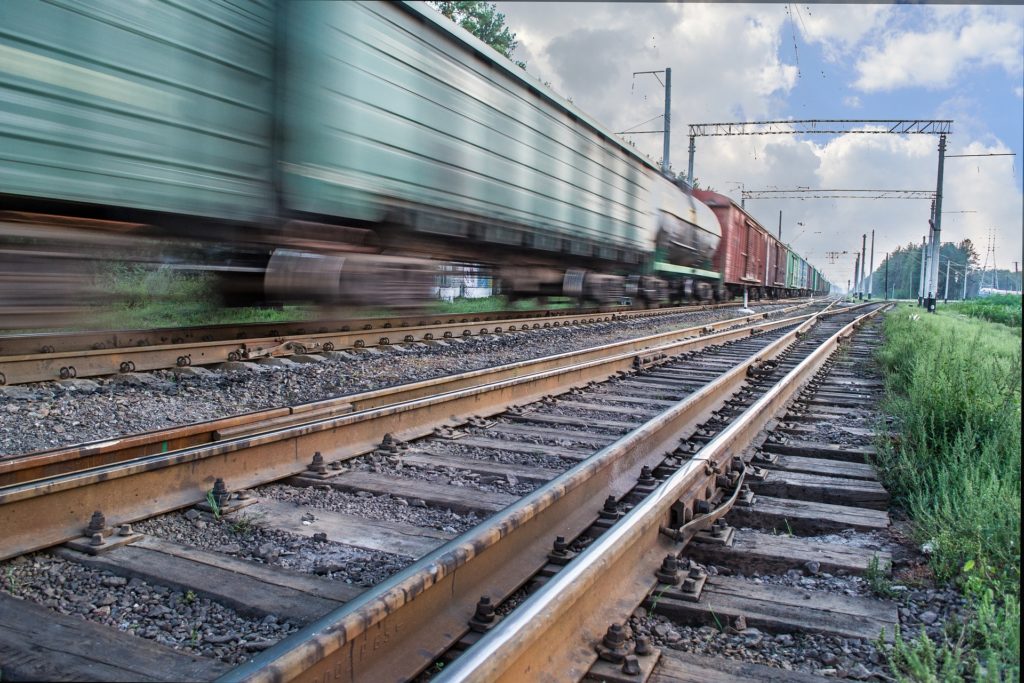 Власти Белгородской области остановили движение электричек и пригородных поездов после ЧП со сходом вагонов
