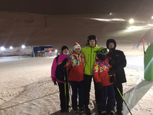 Министр спорта РФ подарил мальчику с ДЦП горные лыжи и ботинки