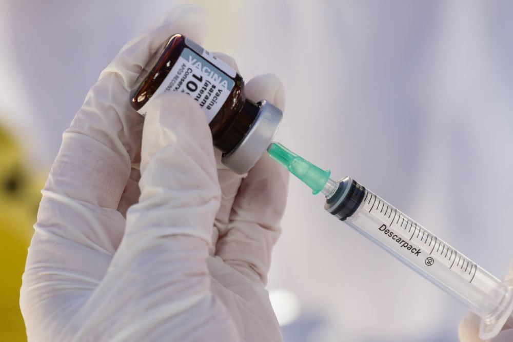 Во Вьетнаме выпустили первую партию вакцины «Спутник V»