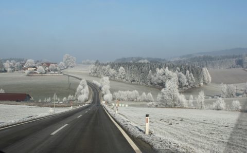 Движение автотранспорта из Омской области в Казахстан возобновили