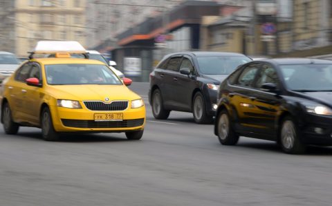 Разрешение на работу такси в столице теперь можно получить онлайн
