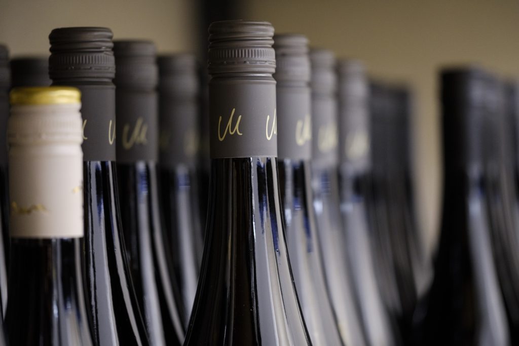 В московских электричках в новогодние праздники забыли ящик шампанского и ноутбук