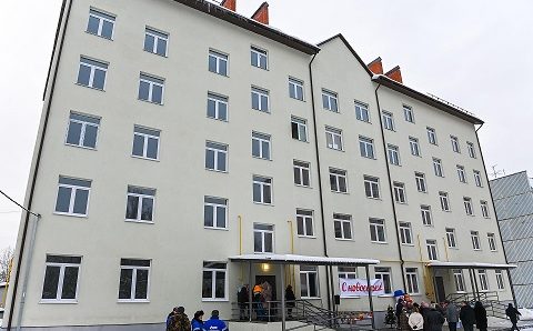 В Калужской области 60 сирот получили ключи от нового жилья