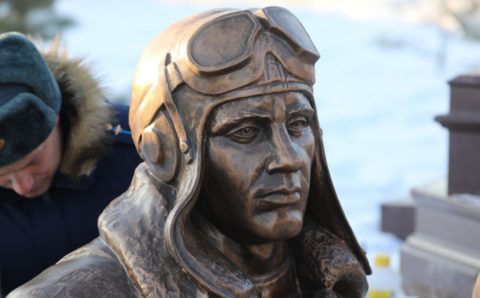 В Екатеринбурге открыли аллею «Российской славы» в честь героев авиации