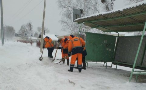 Приморские дорожники не жалеют песка для борьбы с гололёдом