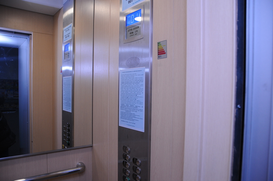 В жилых домах Удмуртии заменили 360 лифтов