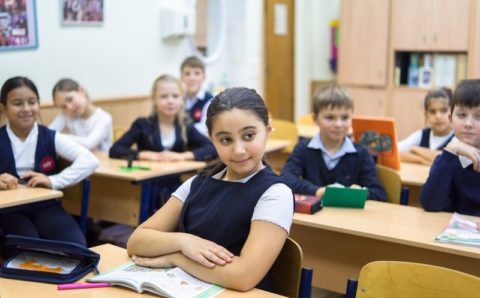 Учебный год в школах России начнется с «политинформации»