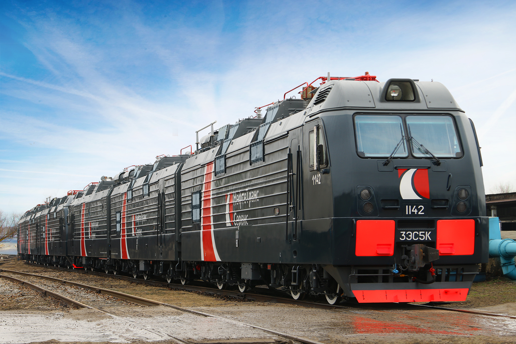 ТМХ передаст группе компаний «НефтеТрансСервис» два локомотива