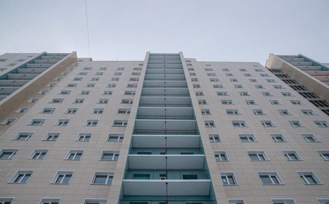 На Сахалине из аварийного жилья переселили ещё 159 семей