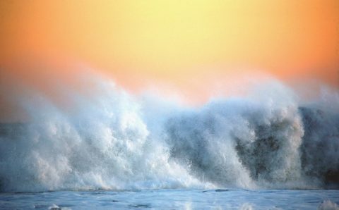Девятиметровые волны ожидаются у берегов Камчатки