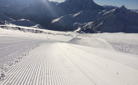 «Курорт Эльбрус» открыл канатные дороги и лыжные трассы