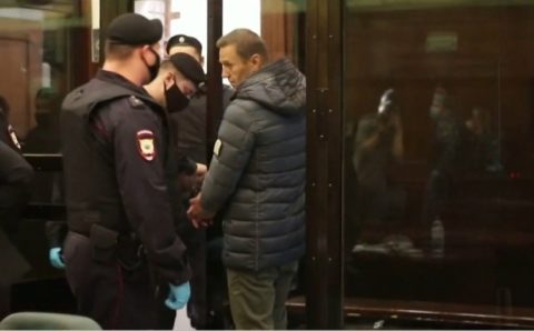Суд вынес приговор Навальному по делу «Ив Роше»
