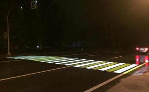 В Ленобласти продолжают создавать лазерные пешеходные переходы