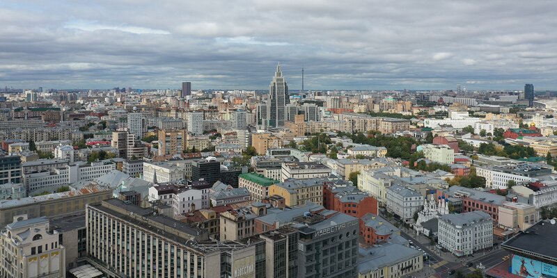 В Москве займутся ремонтом крыш жилых домов