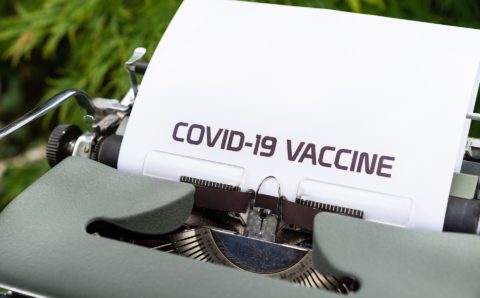 В РФ зарегистрировали первую в мире антиковидную вакцину для животных