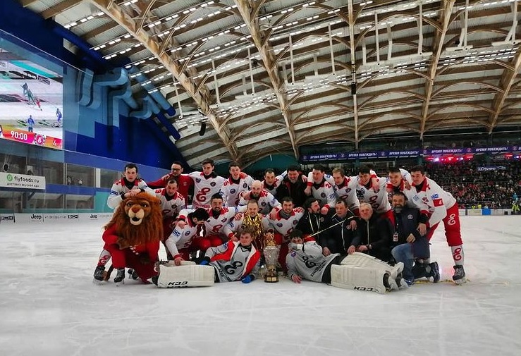 Красноярский «Енисей» стал чемпионом России по хоккею с мячом