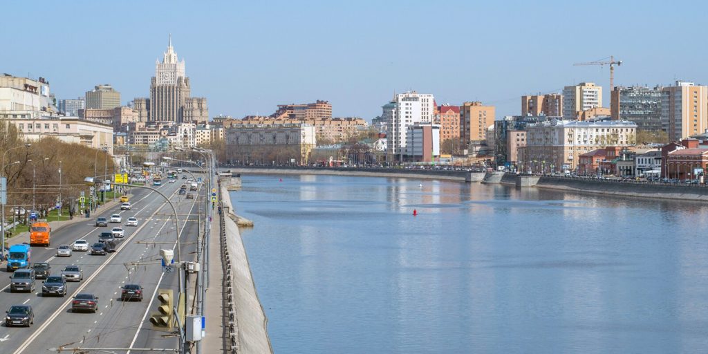 В Москве приступили к замене покрытия старейшего причала города