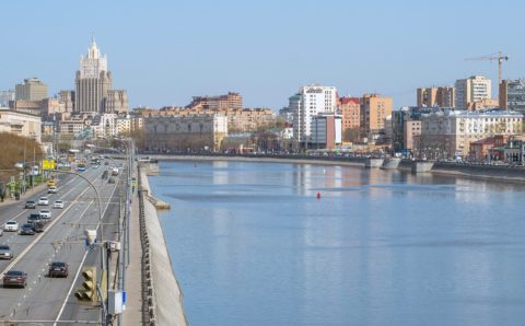 В Москве приступили к замене покрытия старейшего причала города