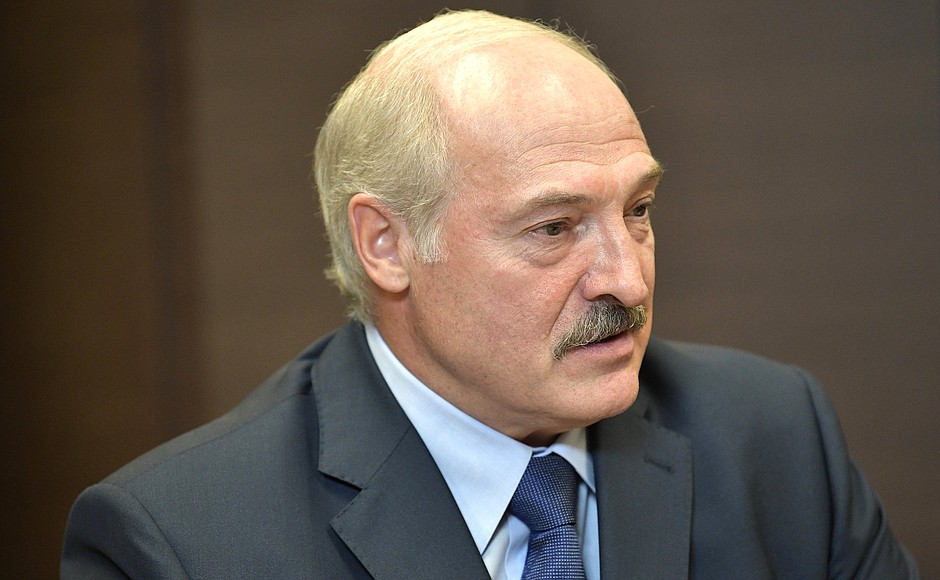 Лукашенко назвал условия передачи Совбезу президентских полномочий
