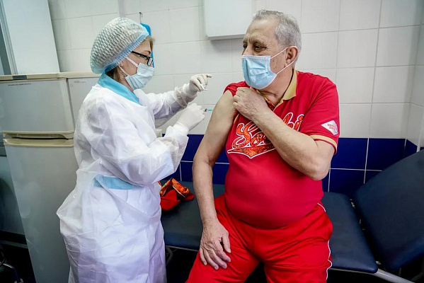 В Сочи привили от коронавируса больше 60 ветеранов ВОВ