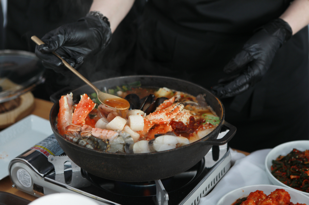 Лаборатория «Вкус Дальнего Востока» собрала лучших поваров Приморья