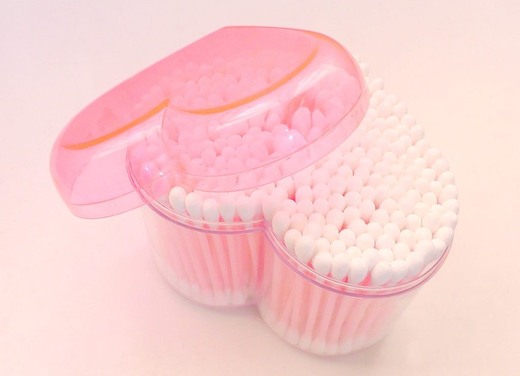 Разоблачения фейка о «запрете чистки ушей» от Сенсаций.Нет