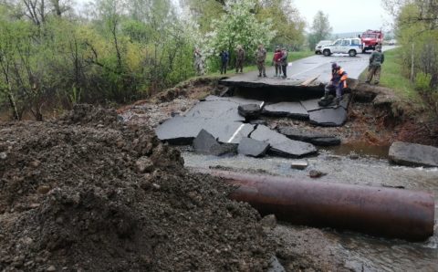 В Красноярском крае перекрыли несколько участков дорог из-за паводка