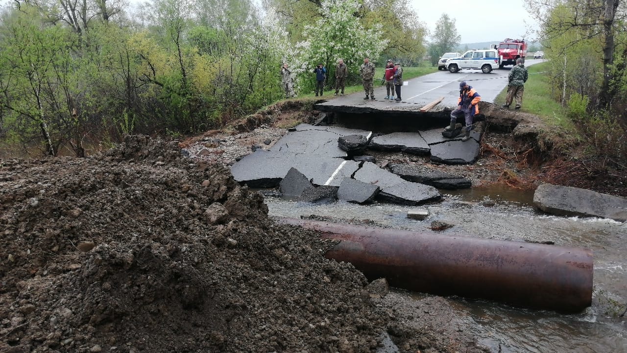В Красноярском крае перекрыли несколько участков дорог из-за паводка