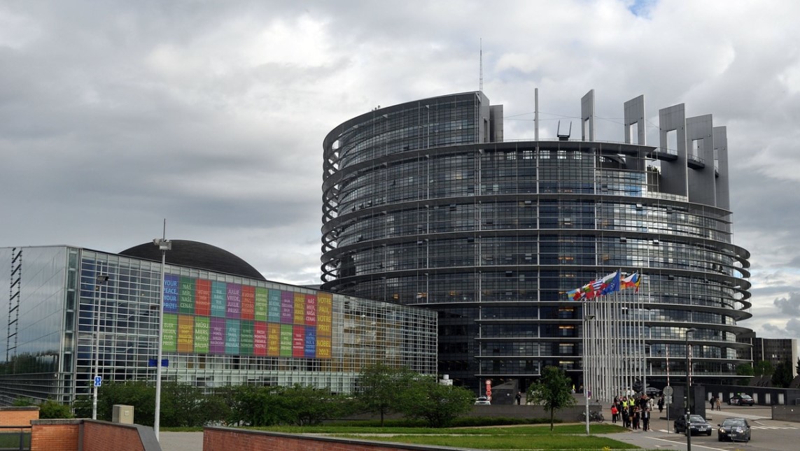 Как Европарламент проспонсирует «демократическое будущее» России
