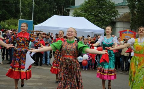 Участники флешмоба «Русь танцевальная» поздравят жителей с Днём России