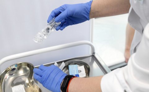 Московские больницы получили вакцину «КовиВак»