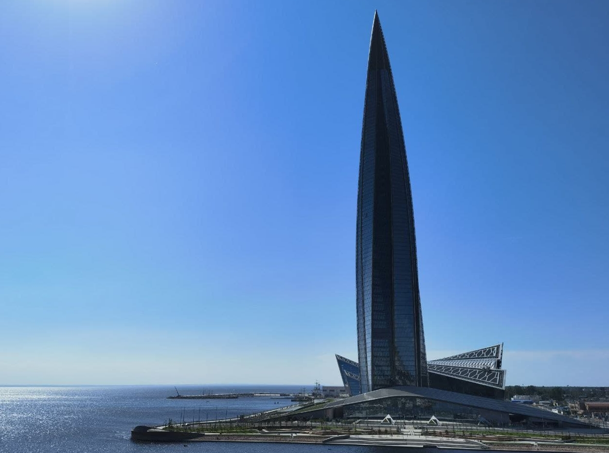 Как «Газпрому» небоскреб в Петербурге «достроили»