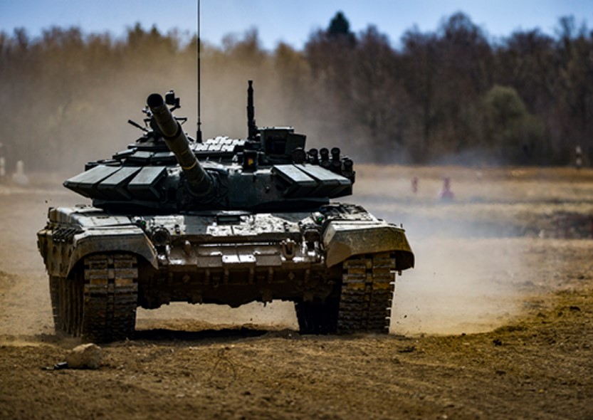 В Подмосковье новобранцы провели свой первый танковый «бой»