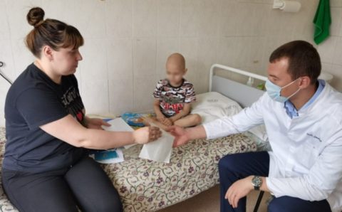 Семилетнего Есина из Хабаровского края будут лечить от онкологии бесплатно