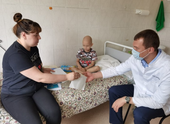 Семилетнего Есина из Хабаровского края будут лечить от онкологии бесплатно