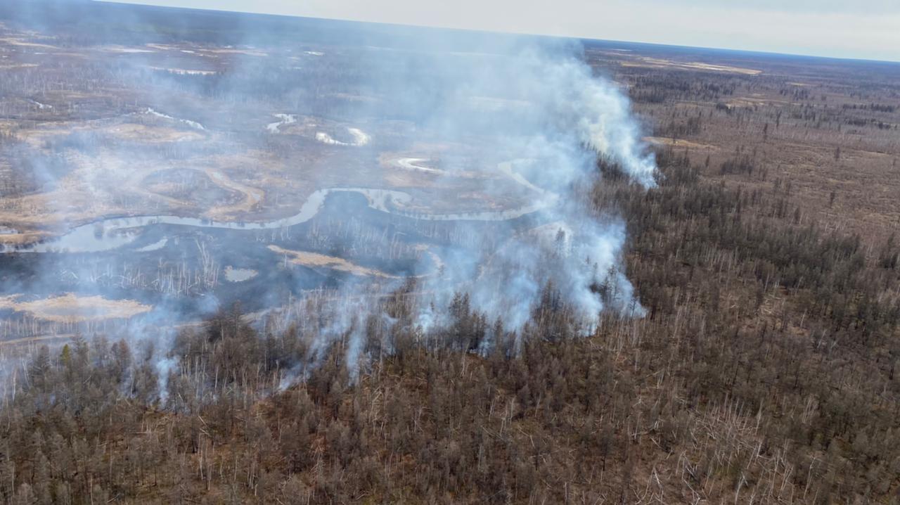 Лесной пожар в Якутии подобрался к ГЭС