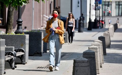 В Москве сделали необязательным ношение перчаток