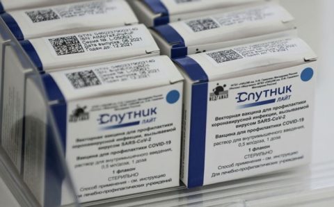Казахстан получил партию вакцины от коронавируса «Спутник Лайт»